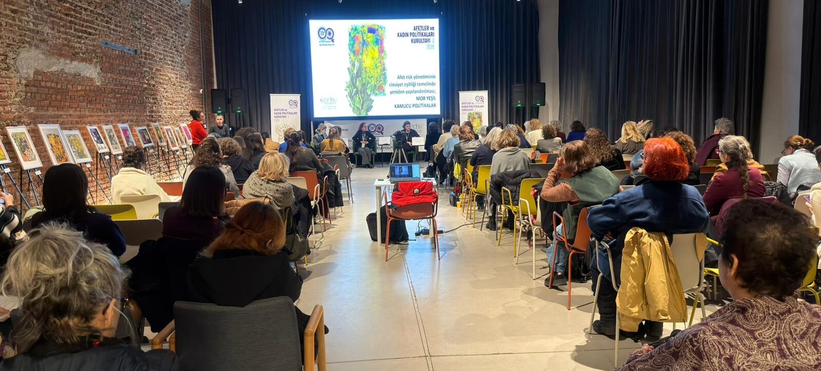 Afetler ve kadın politikaları kurultayı İstanbulda gerçekleştirildi